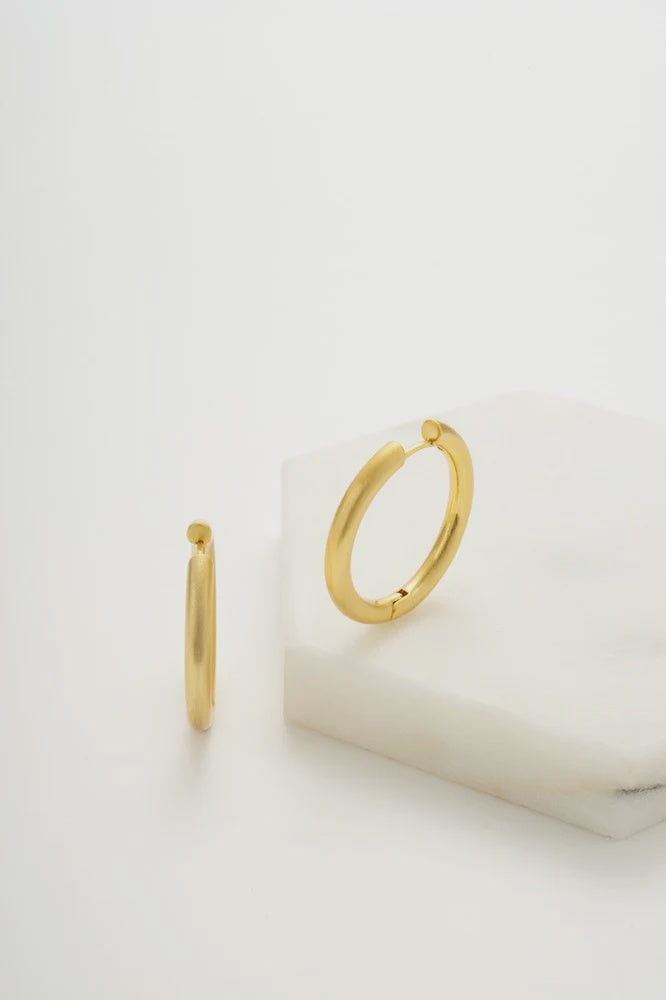 Kendall Brushed Hoop Large - Gold